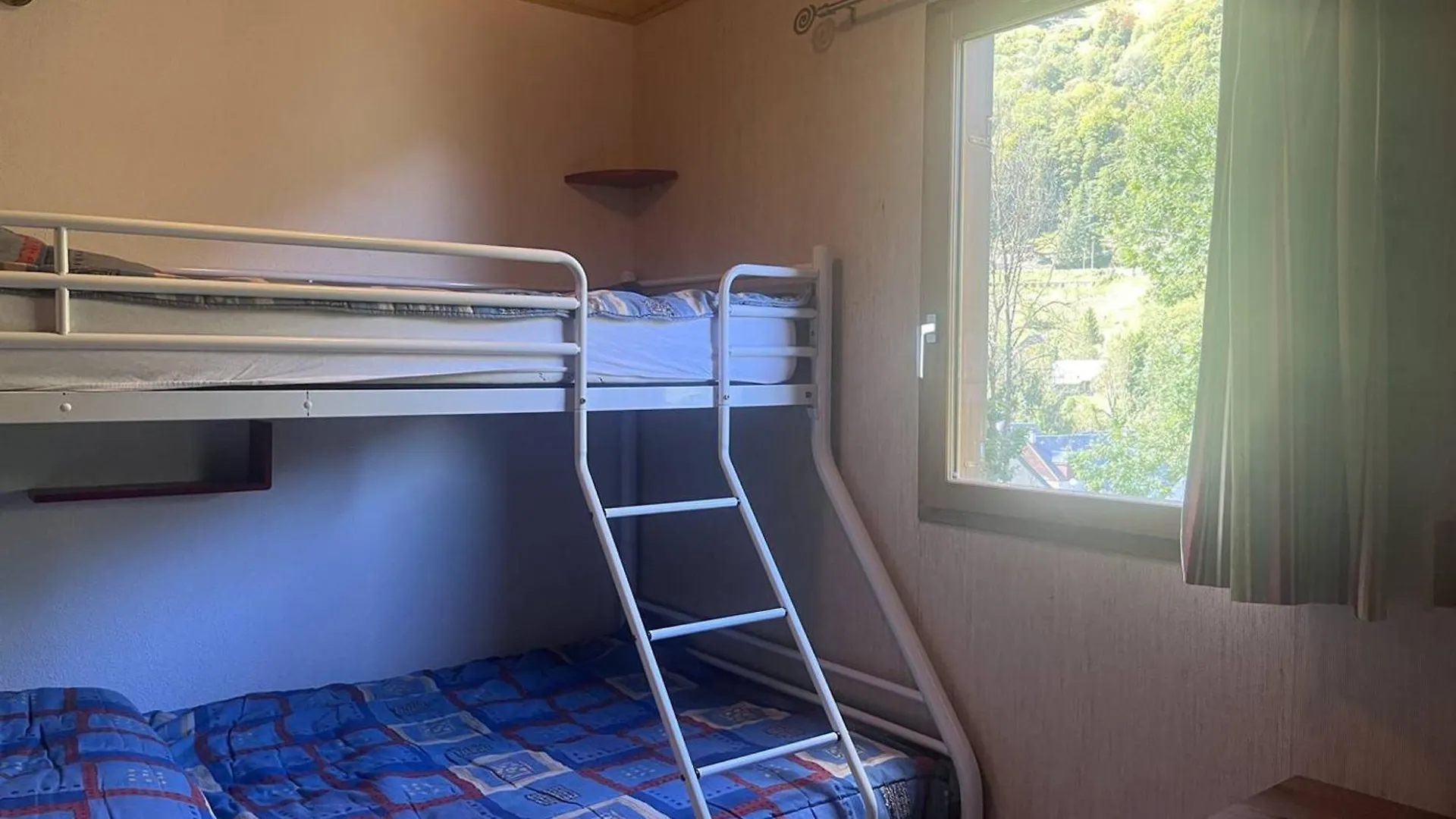 Chalet Confortable A Cauterets Avec Parking Et Balcon - Fr-1-812-10 0*,