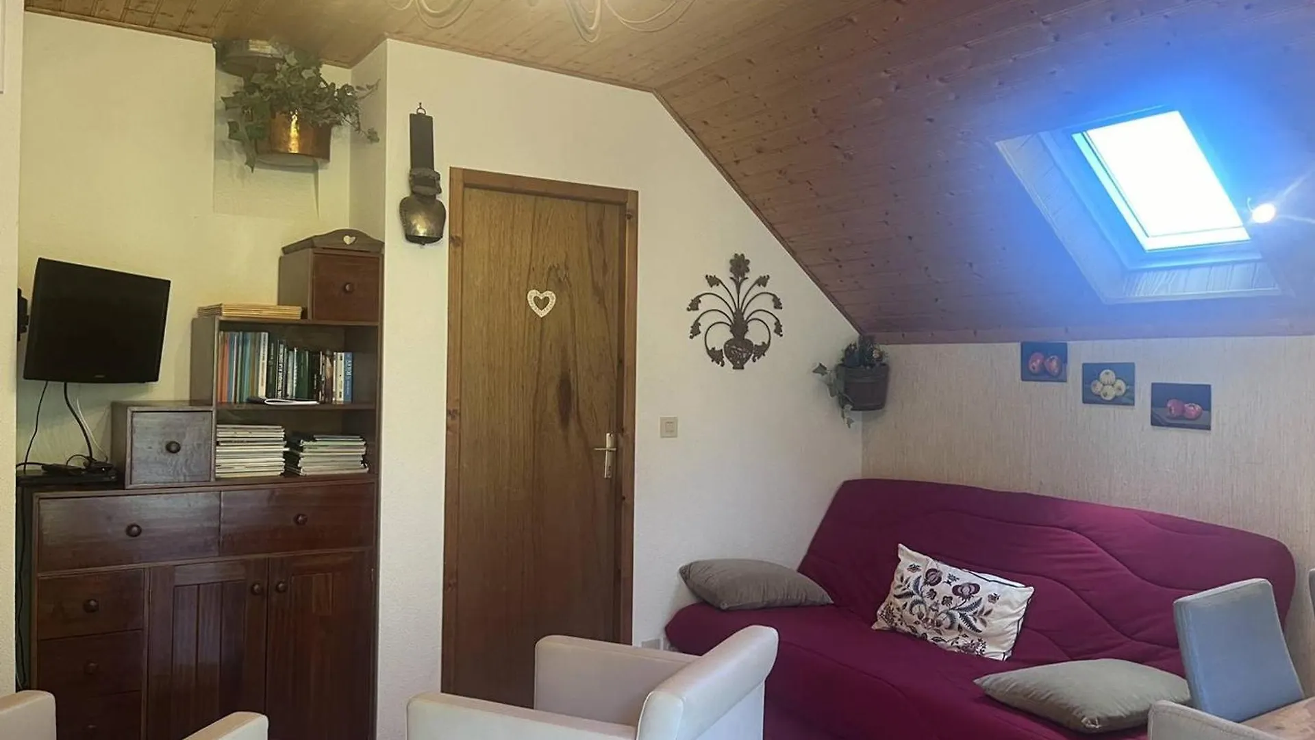 Chalet Confortable A Cauterets Avec Parking Et Balcon - Fr-1-812-10